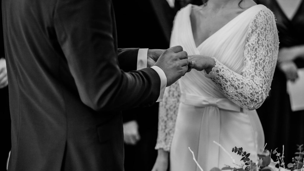 Can I wear my engagement ring on my wedding day? Secrets Shhh