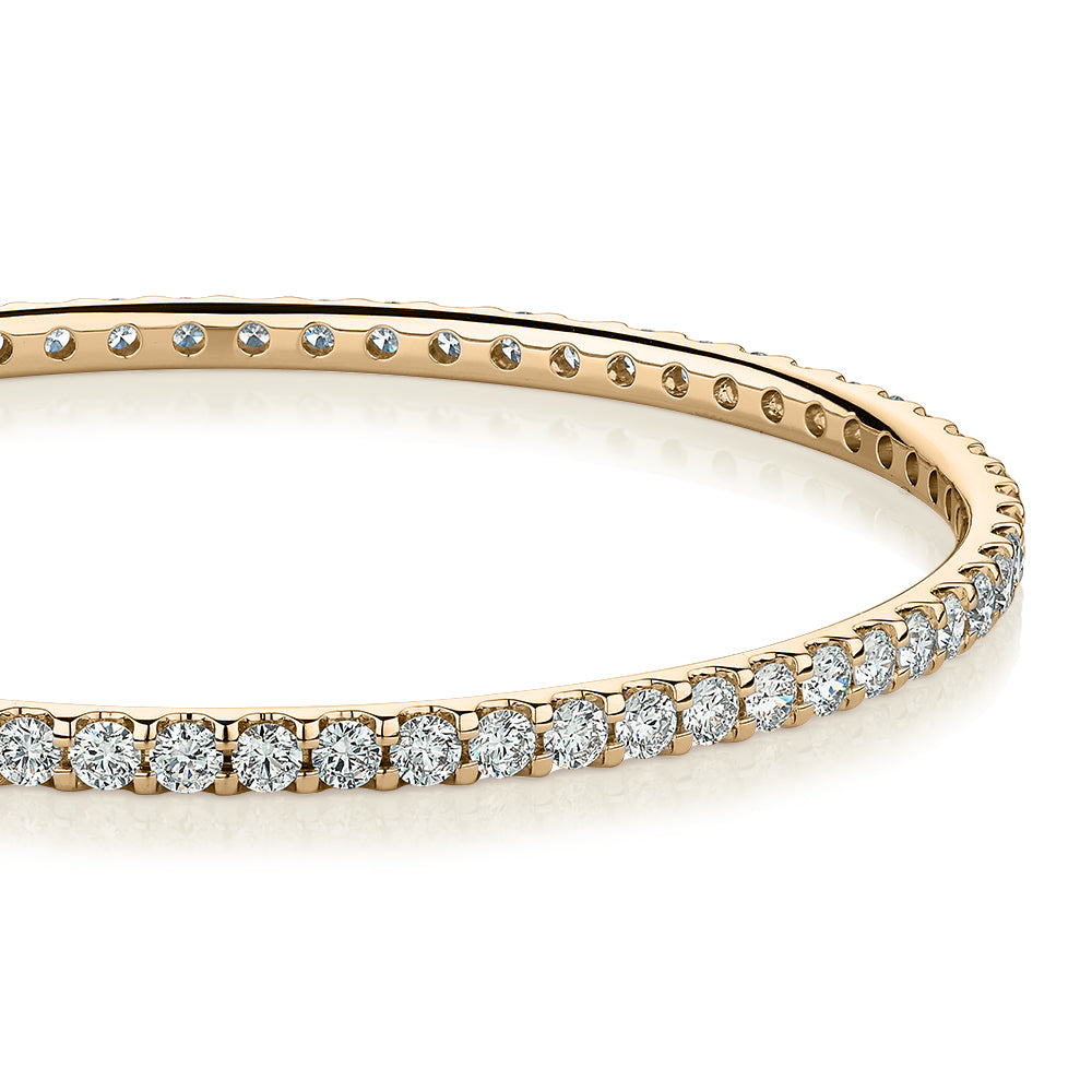 Premium Lab-Grown Diamond, 6 carat TW round brilliant bangle in 10 carat yellow gold