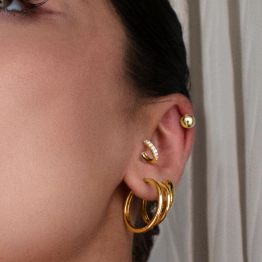 Round Brilliant Signature Simulant hoop earrings in 18 carat yellow gold vermeil