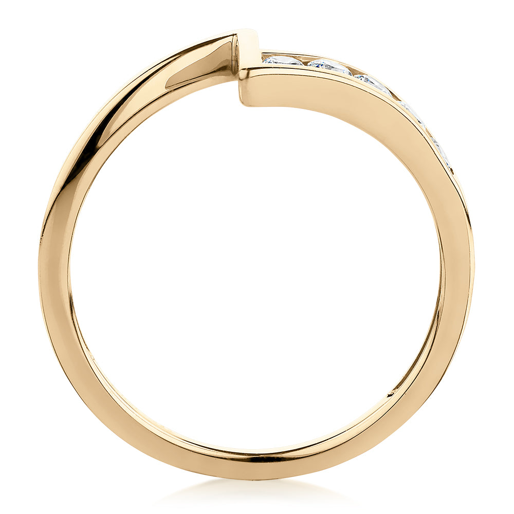 Round Brilliant curved wedding or eternity band with 0.4 carats* of diamond simulants in 14 carat yellow gold