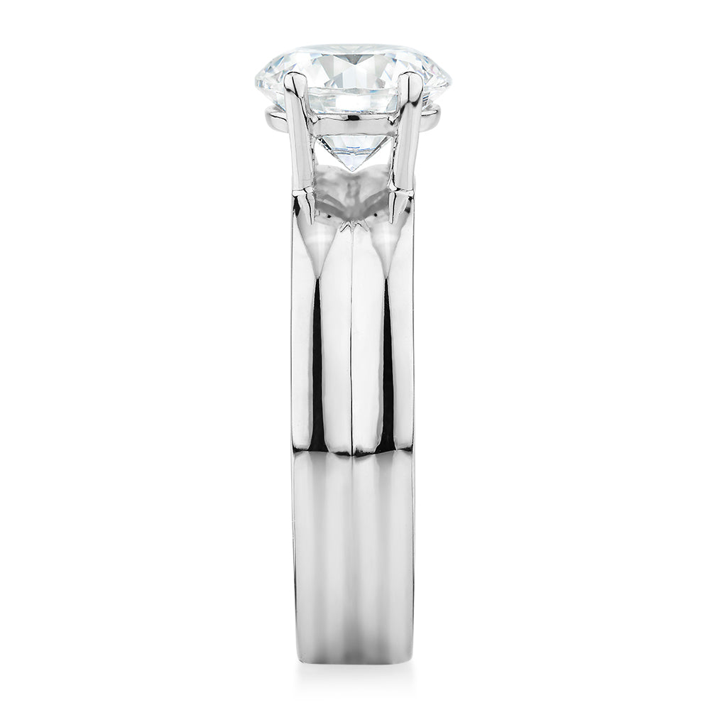 Round Brilliant solitaire engagement ring with 2.04 carat* diamond simulant in 10 carat white gold