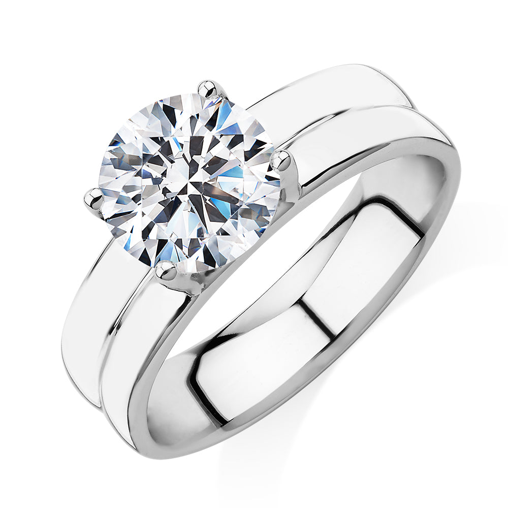 Round Brilliant solitaire engagement ring with 2.04 carat* diamond simulant in 10 carat white gold