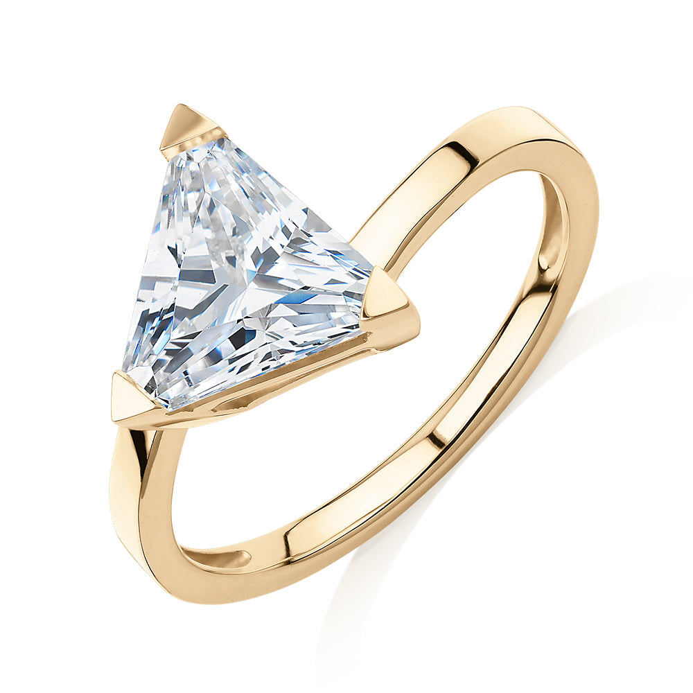 Trilliant solitaire engagement ring with 1.79 carat* diamond simulant in 14 carat yellow gold