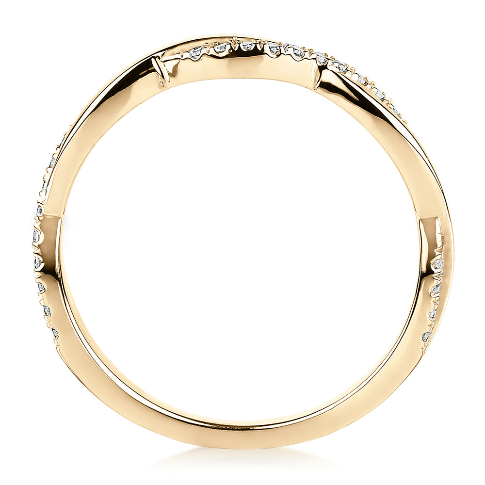 Round Brilliant wedding or eternity band in 14 carat yellow gold