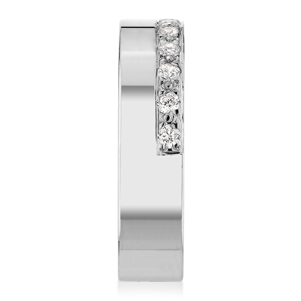 Wedding or eternity band in 9 carat white gold
