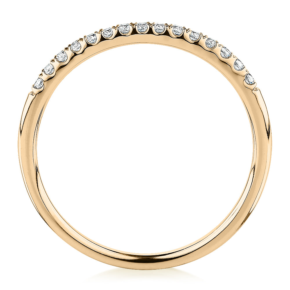 Wedding or eternity band in 14 carat yellow gold