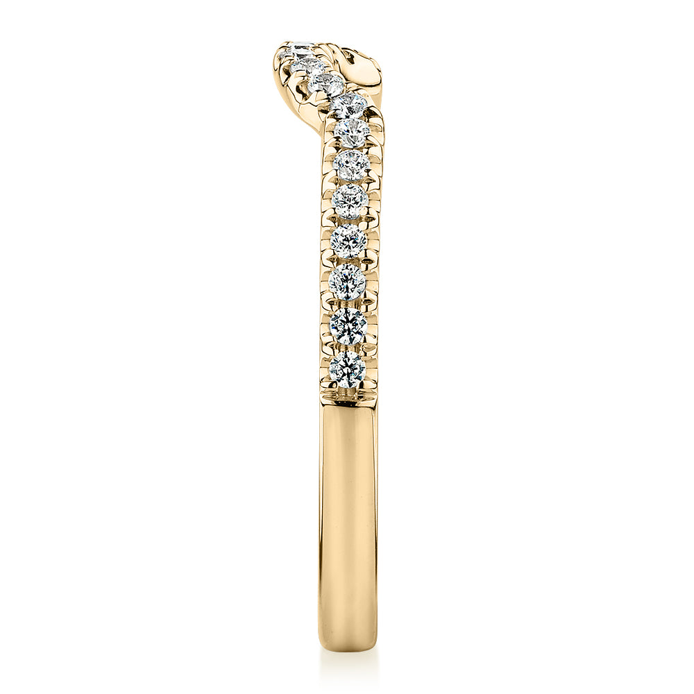 Curved wedding or eternity band in 10 carat yellow gold