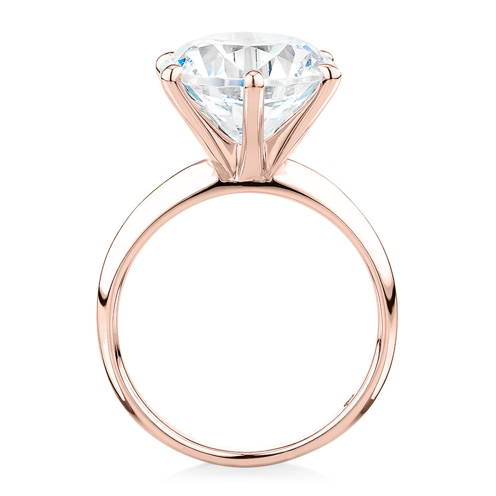 Round Brilliant solitaire engagement ring with 7 carat* diamond simulant in 14 carat rose gold