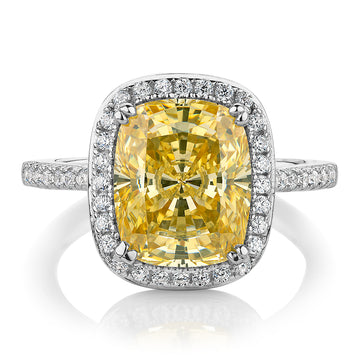 Dress ring with 5.35 carats* of diamond simulants in sterling silver