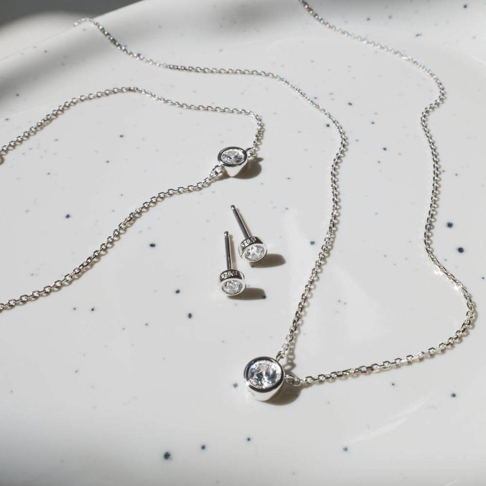 Bezel Set Signature Simulant Gift Set