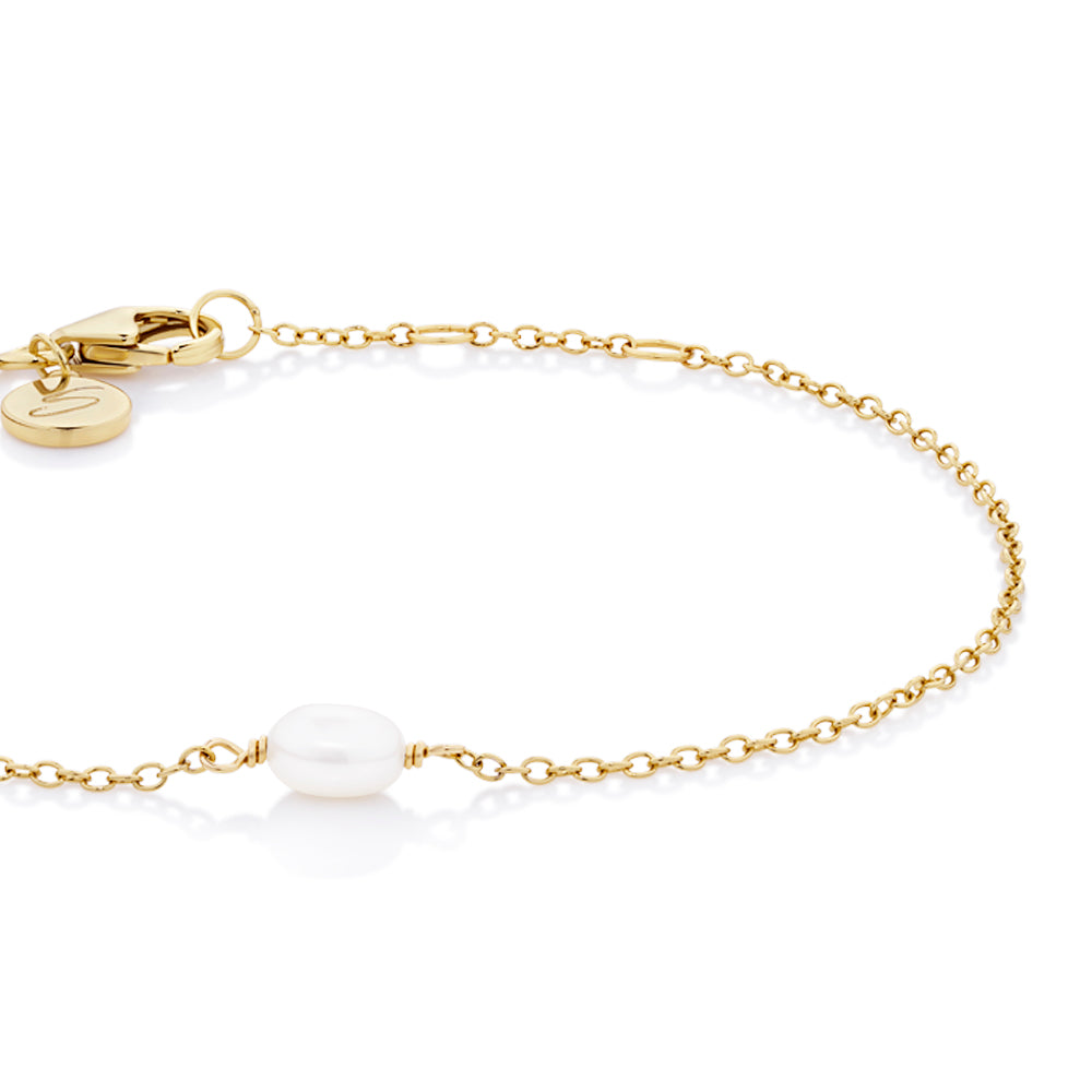 Cultured freshwater pearl bracelet in 18 carat yellow gold vermeil