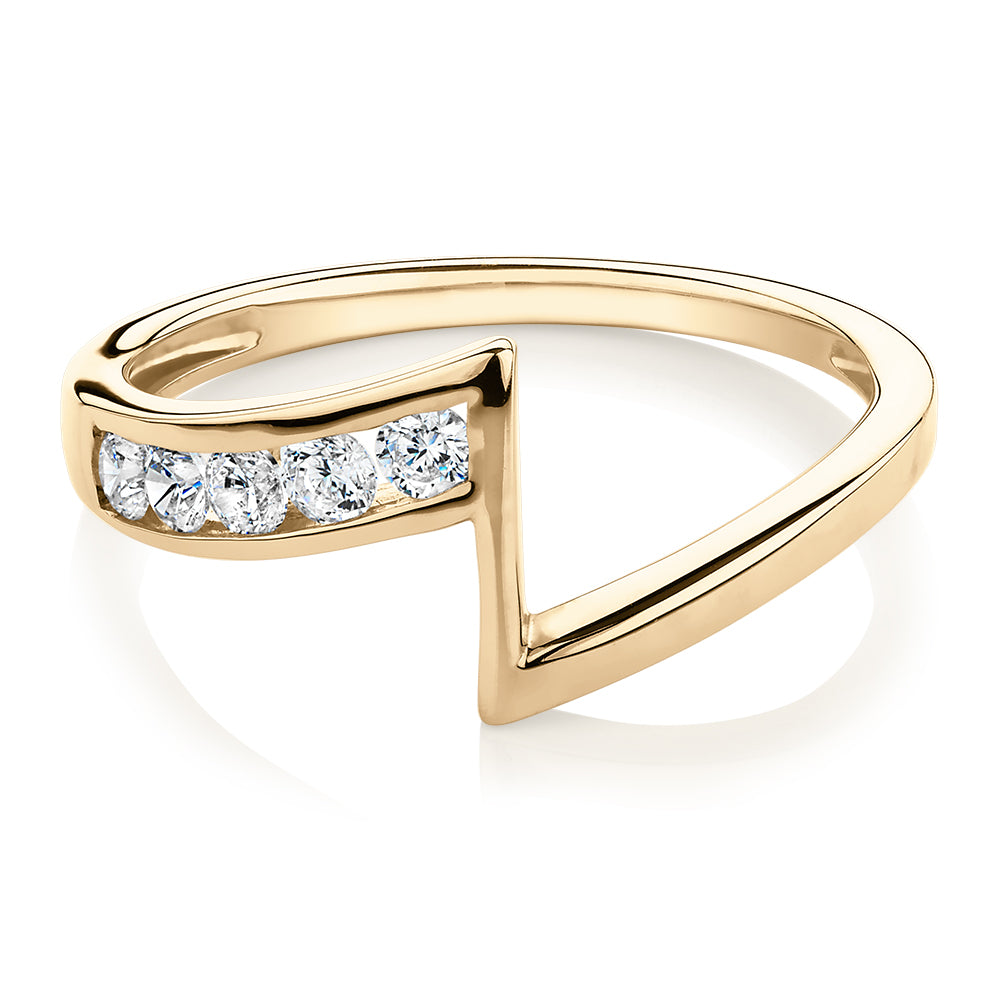 Round Brilliant curved wedding or eternity band with 0.4 carats* of diamond simulants in 14 carat yellow gold