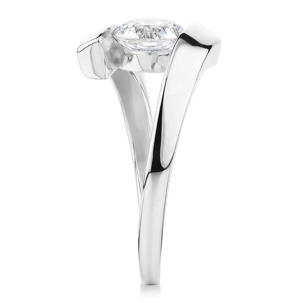 Round Brilliant solitaire engagement ring with 1.03 carat* diamond simulant in 10 carat white gold