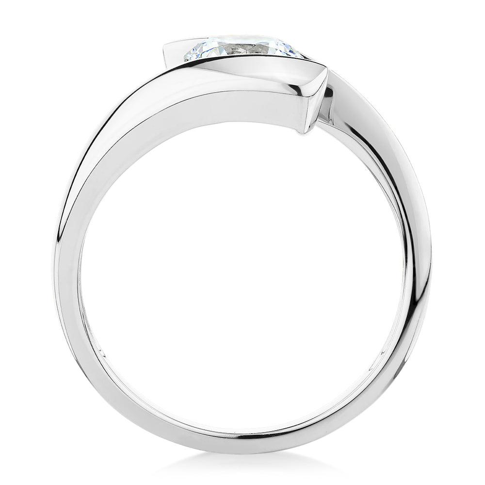 Round Brilliant solitaire engagement ring with 1.03 carat* diamond simulant in 10 carat white gold