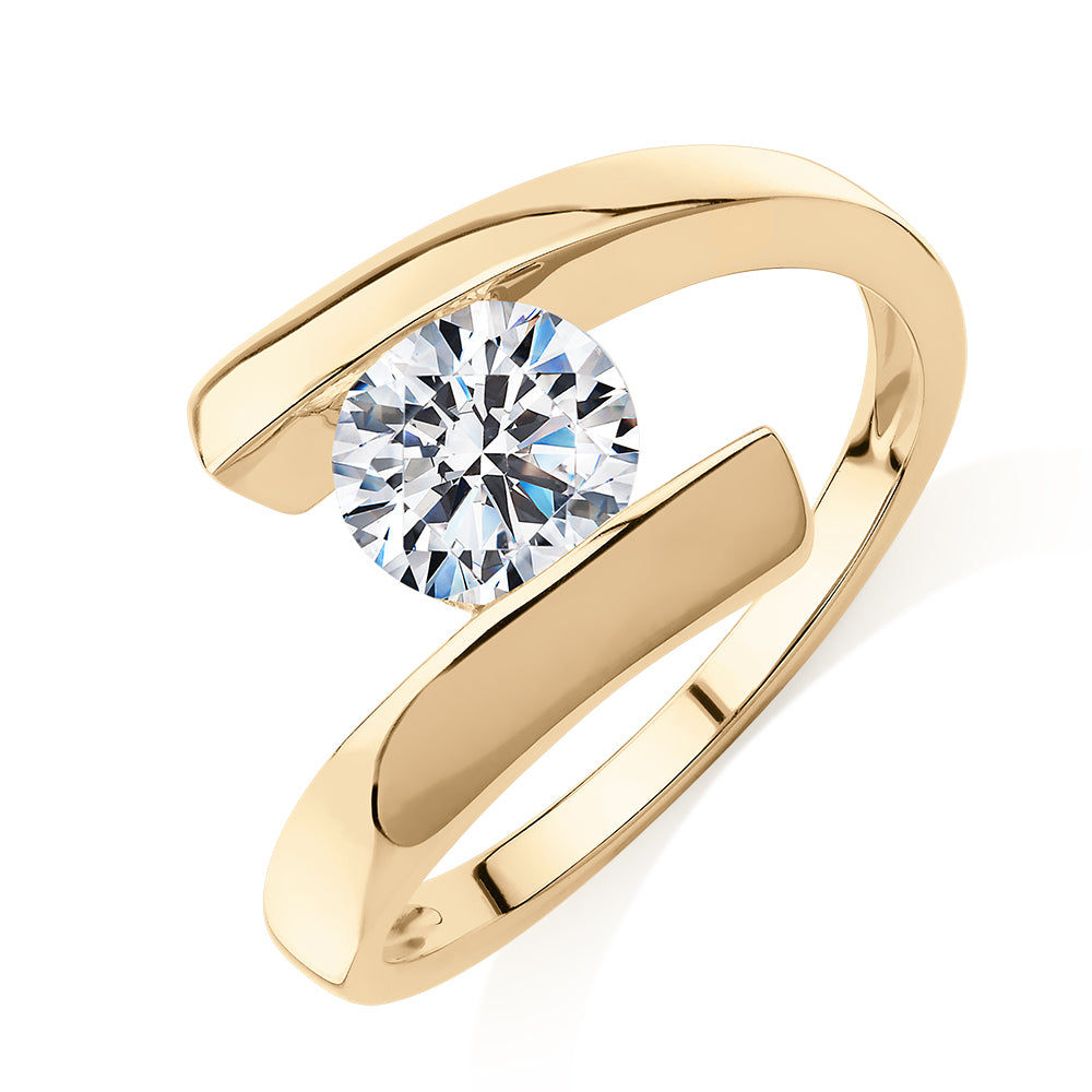 Round Brilliant solitaire engagement ring with 1.03 carat* diamond simulant in 10 carat yellow gold