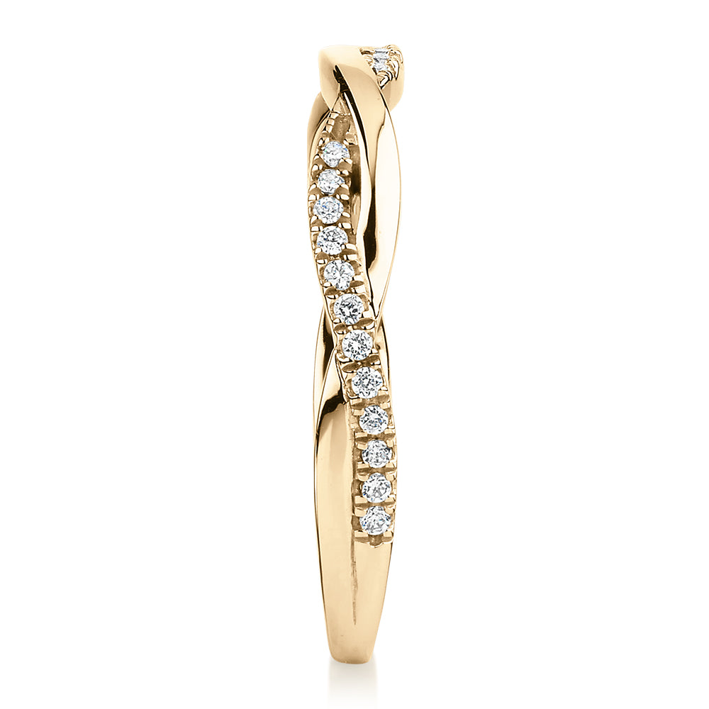 Round Brilliant wedding or eternity band in 14 carat yellow gold