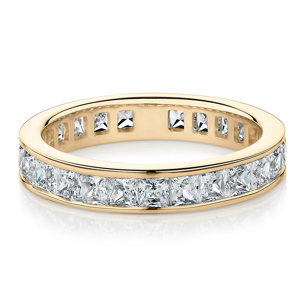 All-rounder eternity band with 2.5 carats* of diamond simulants in 10 carat yellow gold
