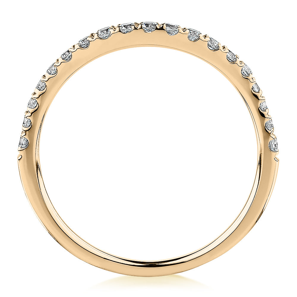 Curved wedding or eternity band in 10 carat yellow gold