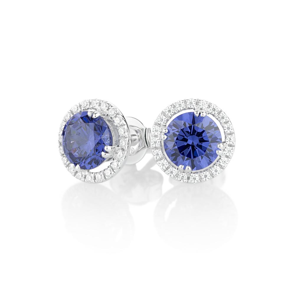 Round Brilliant stud earrings with tanzanite simulants in 10 carat white gold