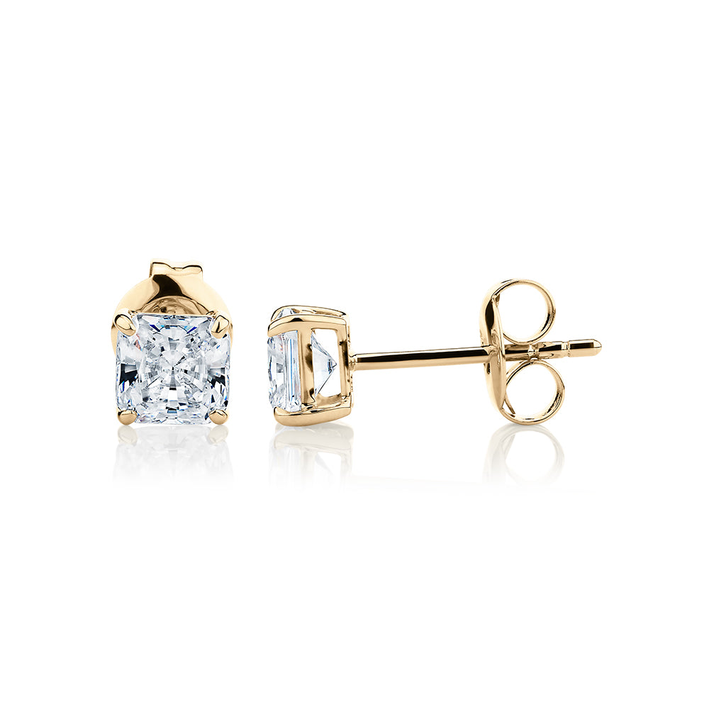 Princess Cut stud earrings with 1 carat* of diamond simulants in 10 carat yellow gold