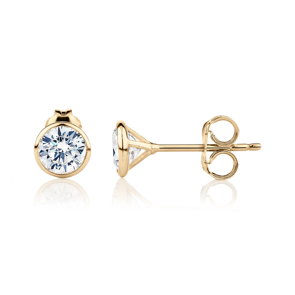 Round Brilliant stud earrings with diamond simulants in 10 carat yellow gold