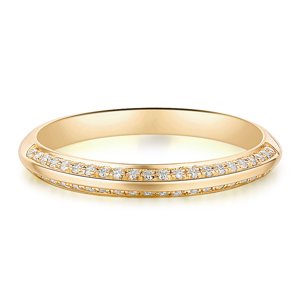 Wedding or eternity band in 14 carat yellow gold