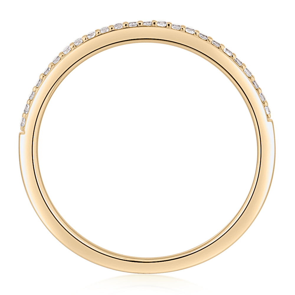 Round Brilliant wedding or eternity band in 10 carat yellow gold