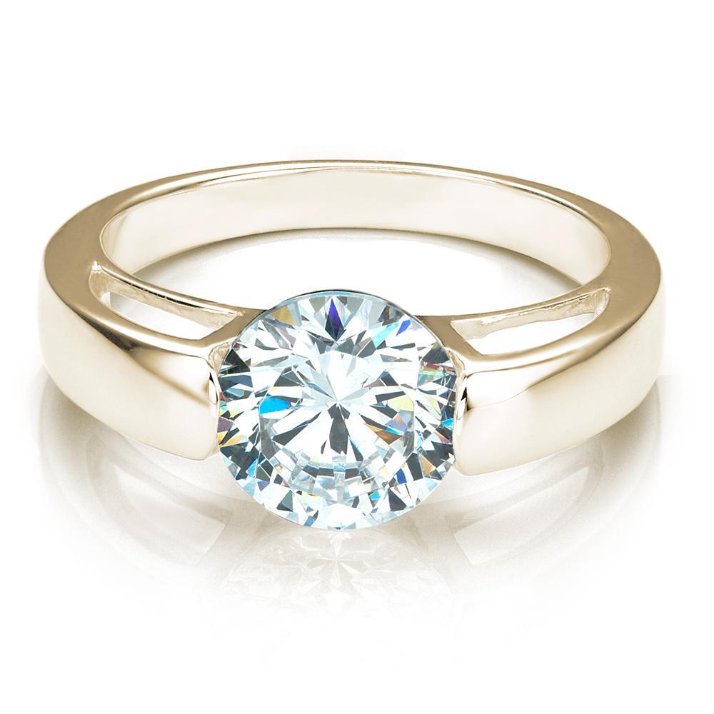 Round Brilliant solitaire engagement ring with 2.43 carat* diamond simulant in 10 carat yellow gold